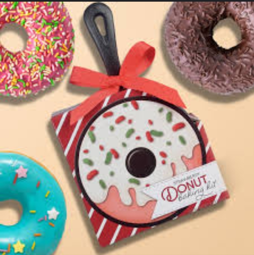 All in One Donut Cast Iron Skillet Kit NWT